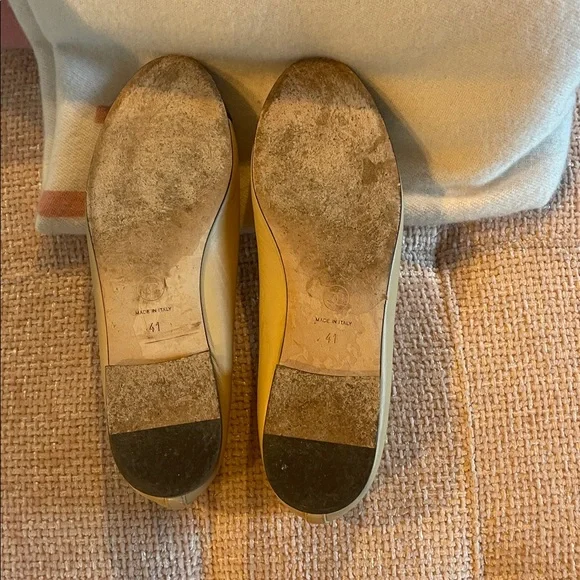 CHANEL Two-Tone Beige and Black Classic Ballet Flats - Picture 2 of 5